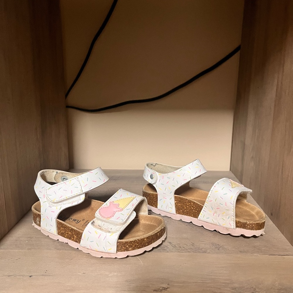 BILLOWY leather bottom sandals